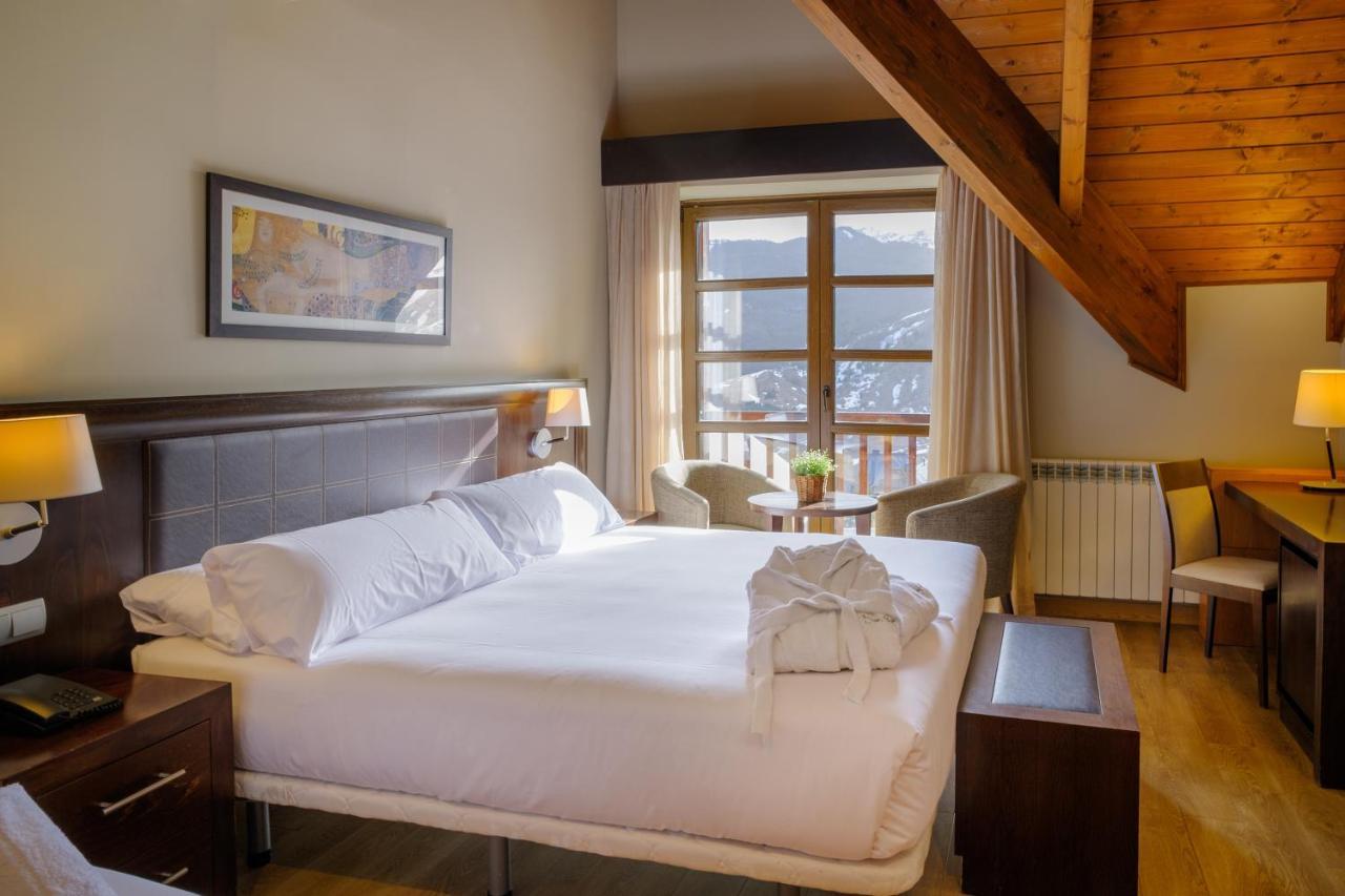 Hotel Snoe Aragon Hills Formigal Zewnętrze zdjęcie