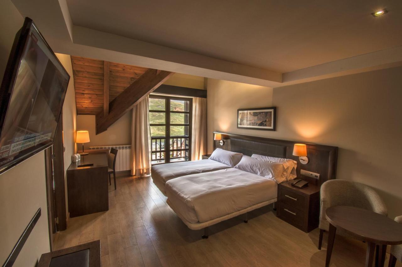 Hotel Snoe Aragon Hills Formigal Zewnętrze zdjęcie