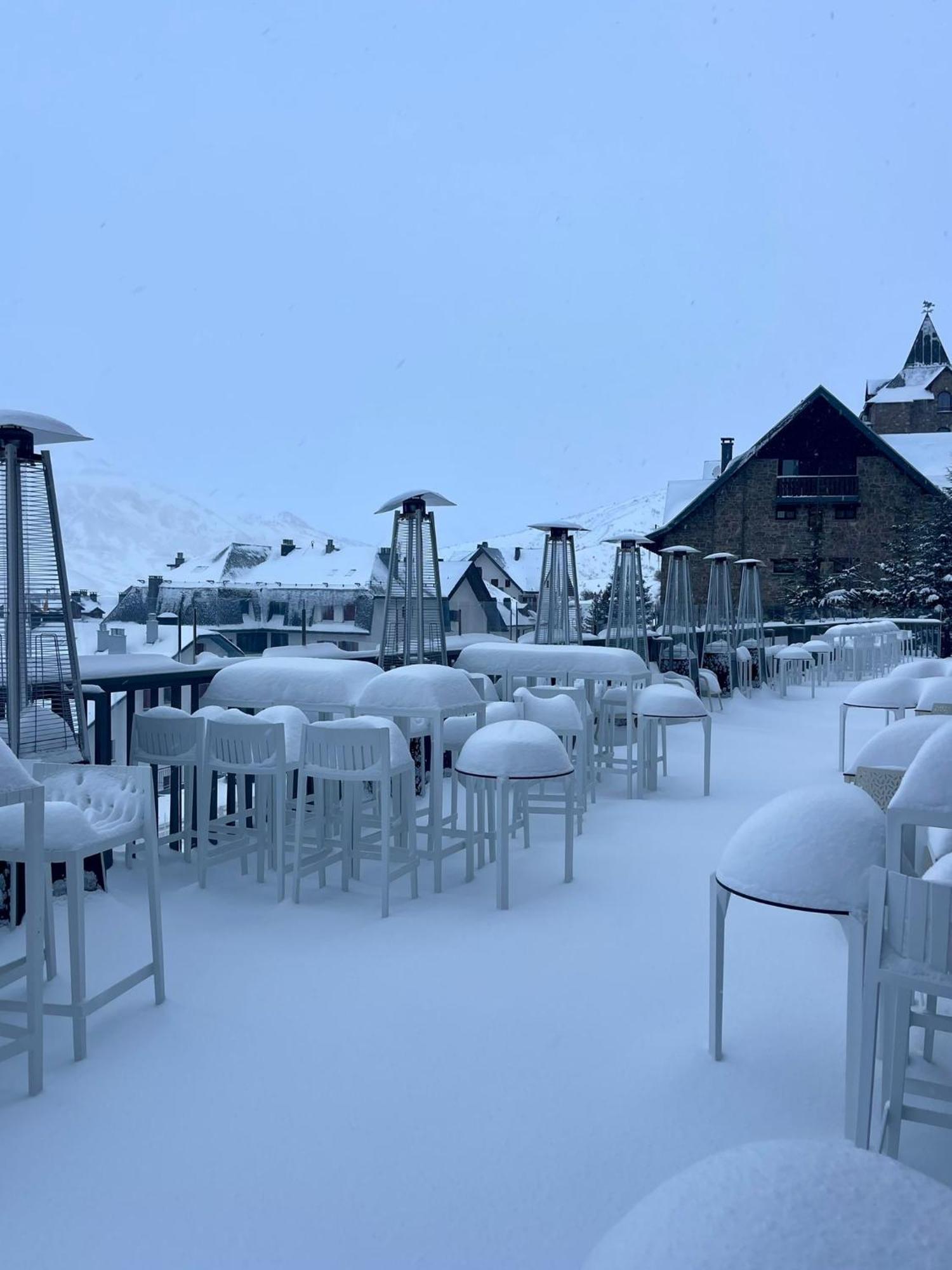 Hotel Snoe Aragon Hills Formigal Zewnętrze zdjęcie