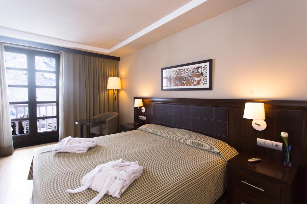 Hotel Snoe Aragon Hills Formigal Zewnętrze zdjęcie